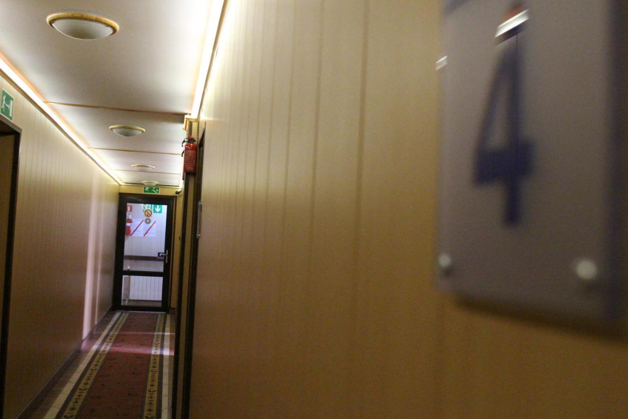 Bar Malwa Motel Aleksandrów Łódzki Екстериор снимка