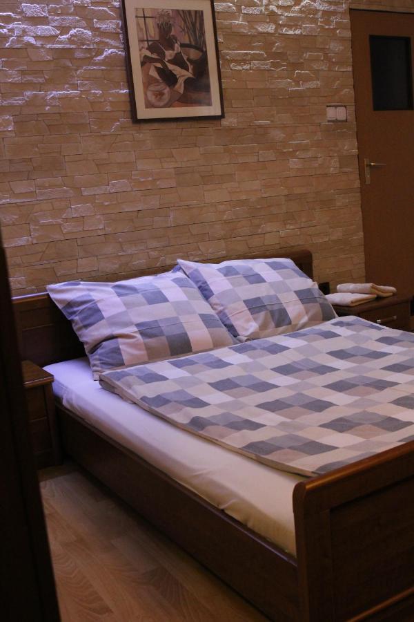 Bar Malwa Motel Aleksandrów Łódzki Екстериор снимка