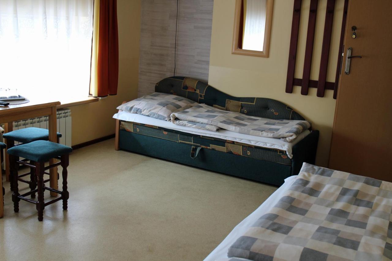 Bar Malwa Motel Aleksandrów Łódzki Екстериор снимка