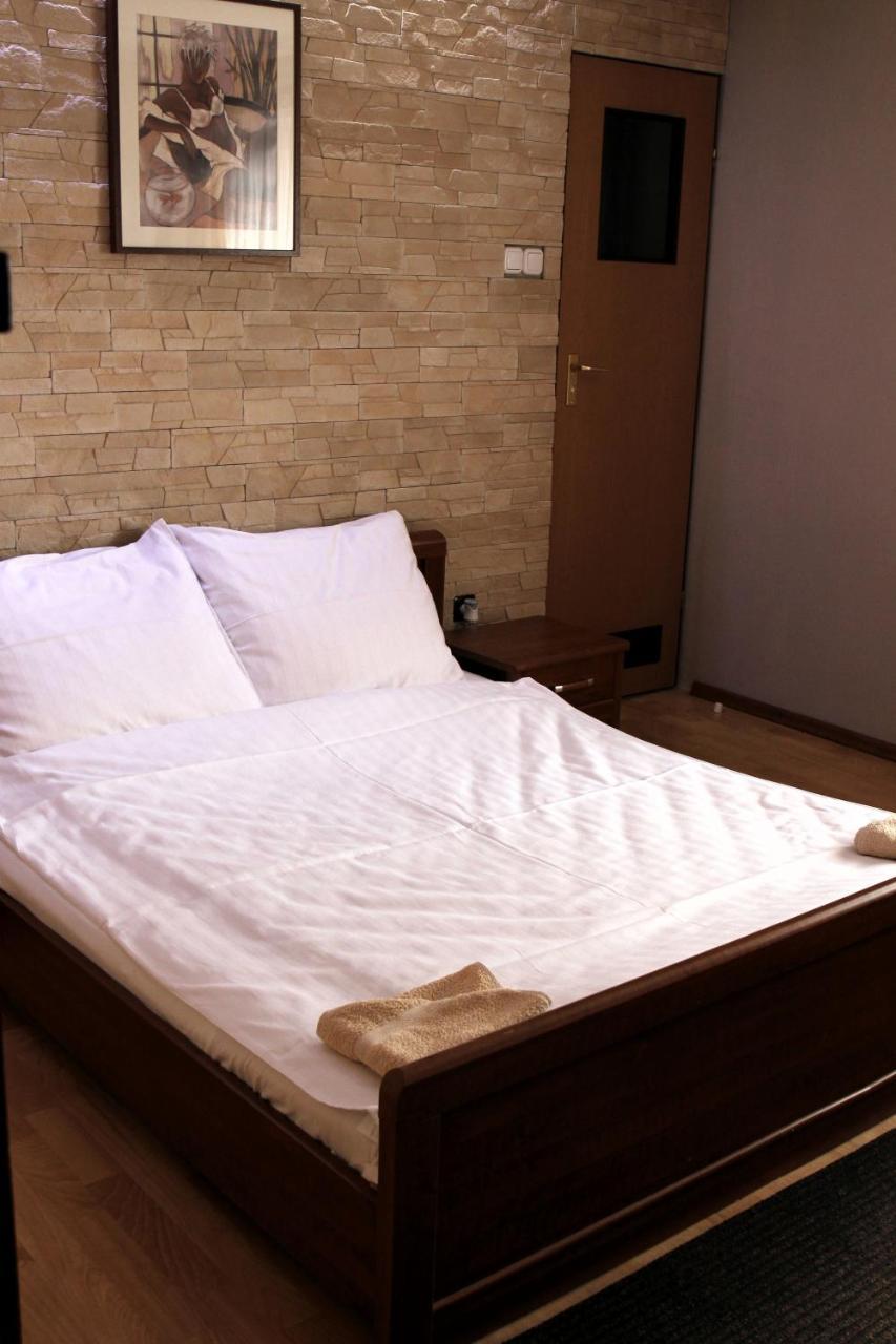 Bar Malwa Motel Aleksandrów Łódzki Екстериор снимка
