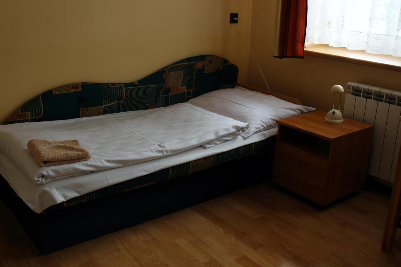 Bar Malwa Motel Aleksandrów Łódzki Екстериор снимка