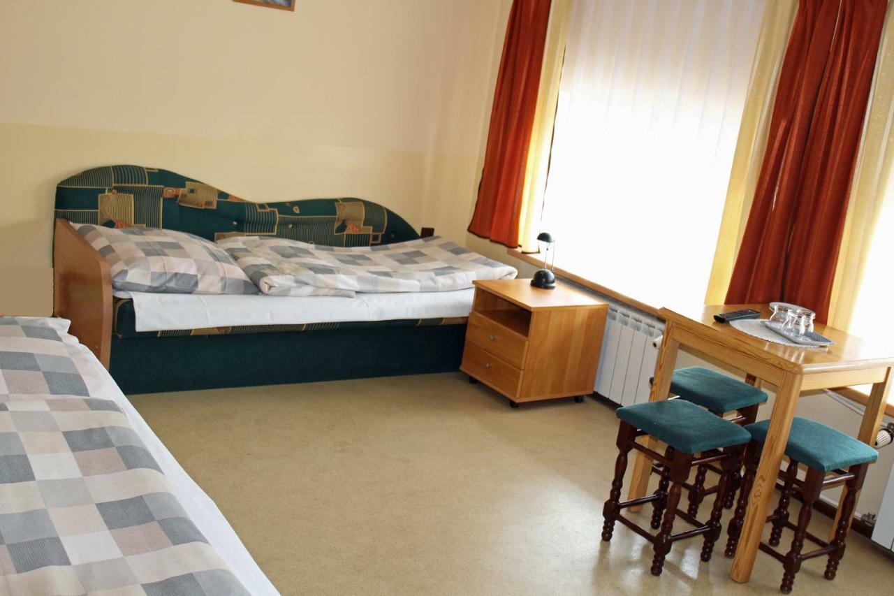 Bar Malwa Motel Aleksandrów Łódzki Екстериор снимка