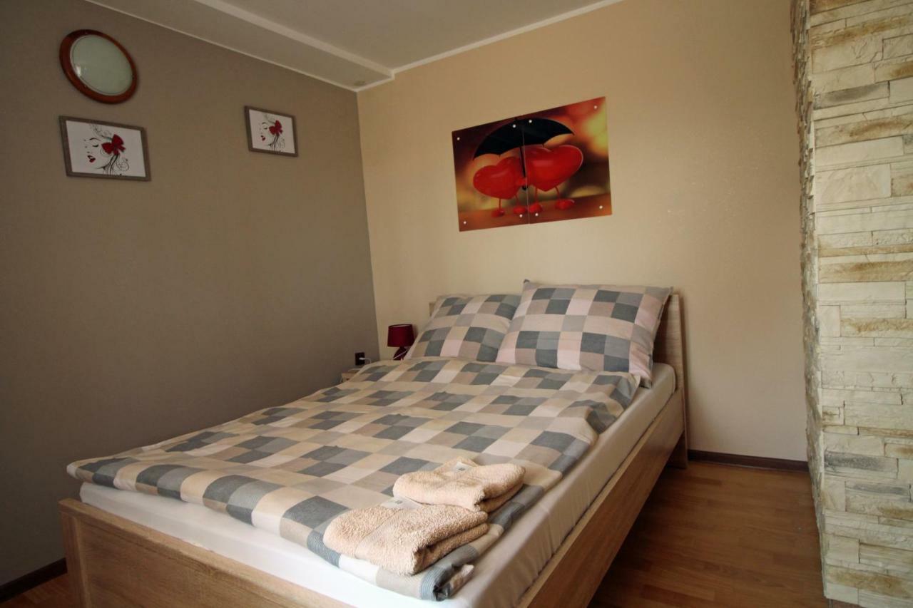 Bar Malwa Motel Aleksandrów Łódzki Екстериор снимка